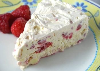 ERDBEER EISTORTE MIT FRISCHKÄSE, SUPER LECKER! 