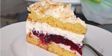 Gewitter-Torte mit Schmand