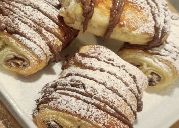 Kinderschokoladen Croissants aus nur zwei Zutaten
