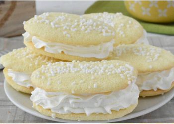 PLÄTZCHEN mit Milchcremefüllung