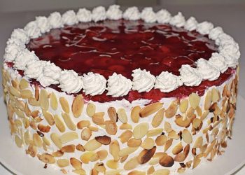 Himbeer Quark Sahnetorte