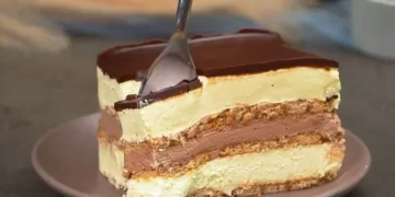 NESQUIK-TORTE MIT KEKSEN: So cremig, dass sie auf der Zunge zergeht, und super einfach zuzubereiten
