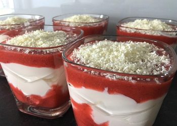 Schokoraspeln: Spaghetti Eis Dessert