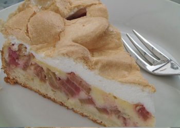 Rhabarber – Quark – Kuchen unter Baiserhaube