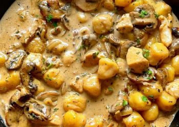 Pilz-Rahm-Gnocchi mit HühnchenGnocchi Rahmpfanne