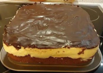 Bananenkuchen mit Vanillepudding