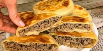 Fladen gefüllt mit Hackfleisch zum Sattessen