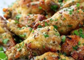 Hähnchenflügel mit Knoblauch-Parmesan