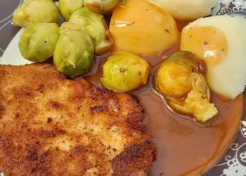 Schnitzel mit Rosenkohl