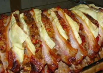 Geschichtetes Fleisch mit Käse – Fantastisches essen!