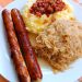 Thüringer Bratwurst mit Kartoffelpüree und Sauerkraut