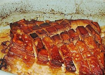 Schweinekrustenbraten auf Sauerkraut