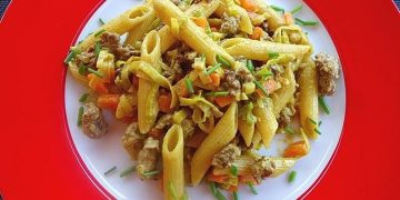 Curryrahm Nudeln mit Hackfleisch