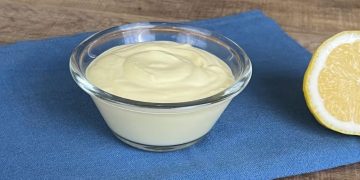 Mayonnaise mit gekochten Eiern: das schnelle und leichte Rezept mit griechischem Joghurt