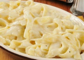 Nudeln in cremiger Knoblauch Käsesauce, blitzschnell zubereitet!