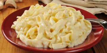 Nudeln mit Frischkäse zum Abendessen
