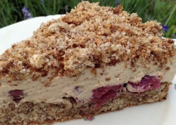 Espresso Nuss Torte mit Kirschen