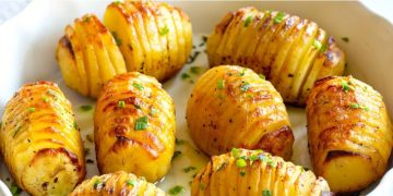 Accordion potatoes: the rich and delicious side dish!