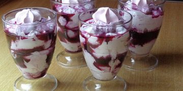 HEIDELBEER-MASCARPONE DESSERT