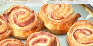 Blätterteig-Windräder mit Schinken und Käse: das schnelle Rezept für eine leckere Vorspeise
