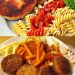 DDR Makkaroni mit Tomatensoße und Jägerschnitzel
