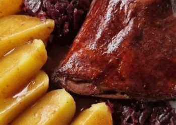 Entenkeule Rotkohl Kartoffeln