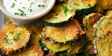 Zucchinischeiben Rezept Mit Knoblauch Und Saurer Sahne Überbacken