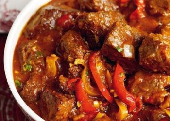 Rezept für Ungarisches Gulasch (Pörkölt)