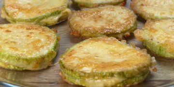 Sie sind so lecker, dass ich sie zweimal pro Woche koche! Das einfachste Zucchinirezept!