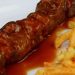 Schaschlik mit Pommes