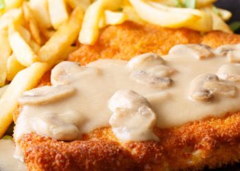 Hänschen Schnitzel mit Pommes und Rahm Champions