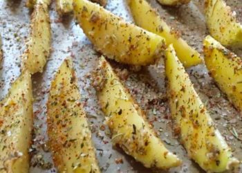 Knoblauch Kartoffelecken mit Parmesan