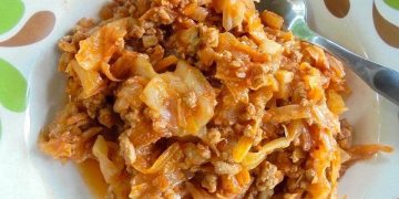 Kohl geschmort mit Hackfleisch