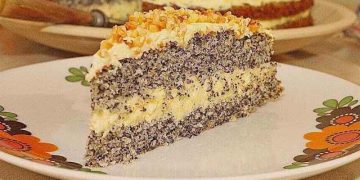 Mohnkuchen mit Paradiescreme so einfach gemacht !