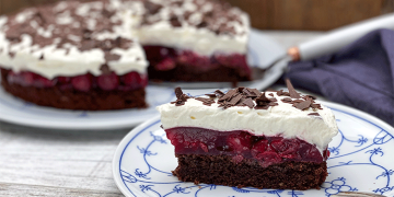 Torte mit Kirschen
