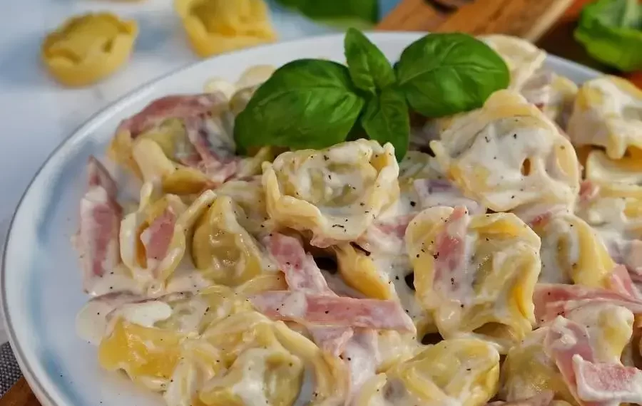 Tortellini mit Schinken