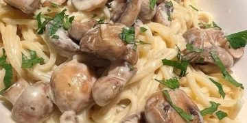 Cremige Spaghetti mit Champignons