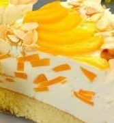 KUCHEN IN 15 MINUTEN. KUCHEN, DER AUF DER ZUNGE ZERSCHMILZT. LECKERER PFIRSICHKUCHEN.
