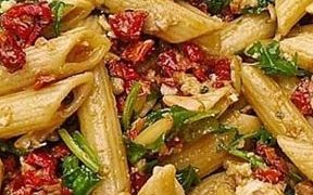 Nudelsalat auf italienisch Art