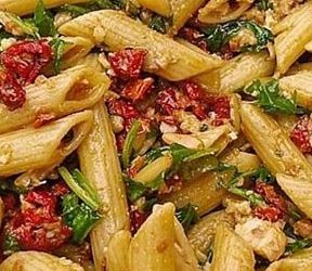 Nudelsalat auf italienisch Art