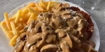 Hänschen Schnitzel mit Pommes und Rahm Champions