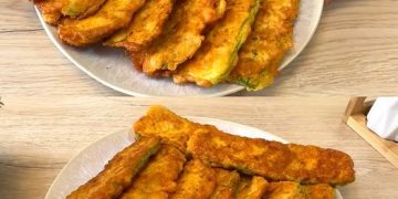 Einfach 100% Schmackofatz, Panierte Zucchini Scheiben in 10 Minuten!