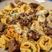 Cheesesteak Tortellini in reichhaltiger Provolone-Sauce