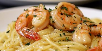 Genießen Sie Zitronenspaghetti mit Kräutergarnelen – Ein köstliches Rezept