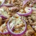 Thunfisch Pizza mit roten Zwiebeln