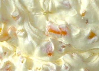 Fantakuchen mit Mandarinen und Paradiescreme