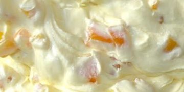 Fantakuchen mit Mandarinen und Paradiescreme