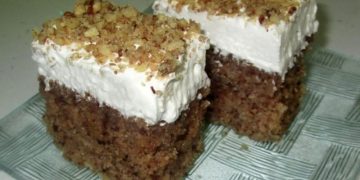 Schneller Grießkuchen: Lecker und weich.